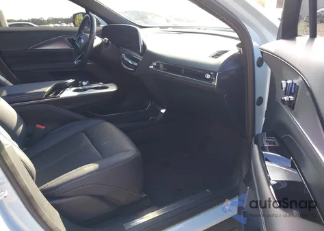 2024 Cadillac Lyriq Tech W/1Sa z USA, uszkodzony, nr VIN 1GYKPMRK4RZ129233